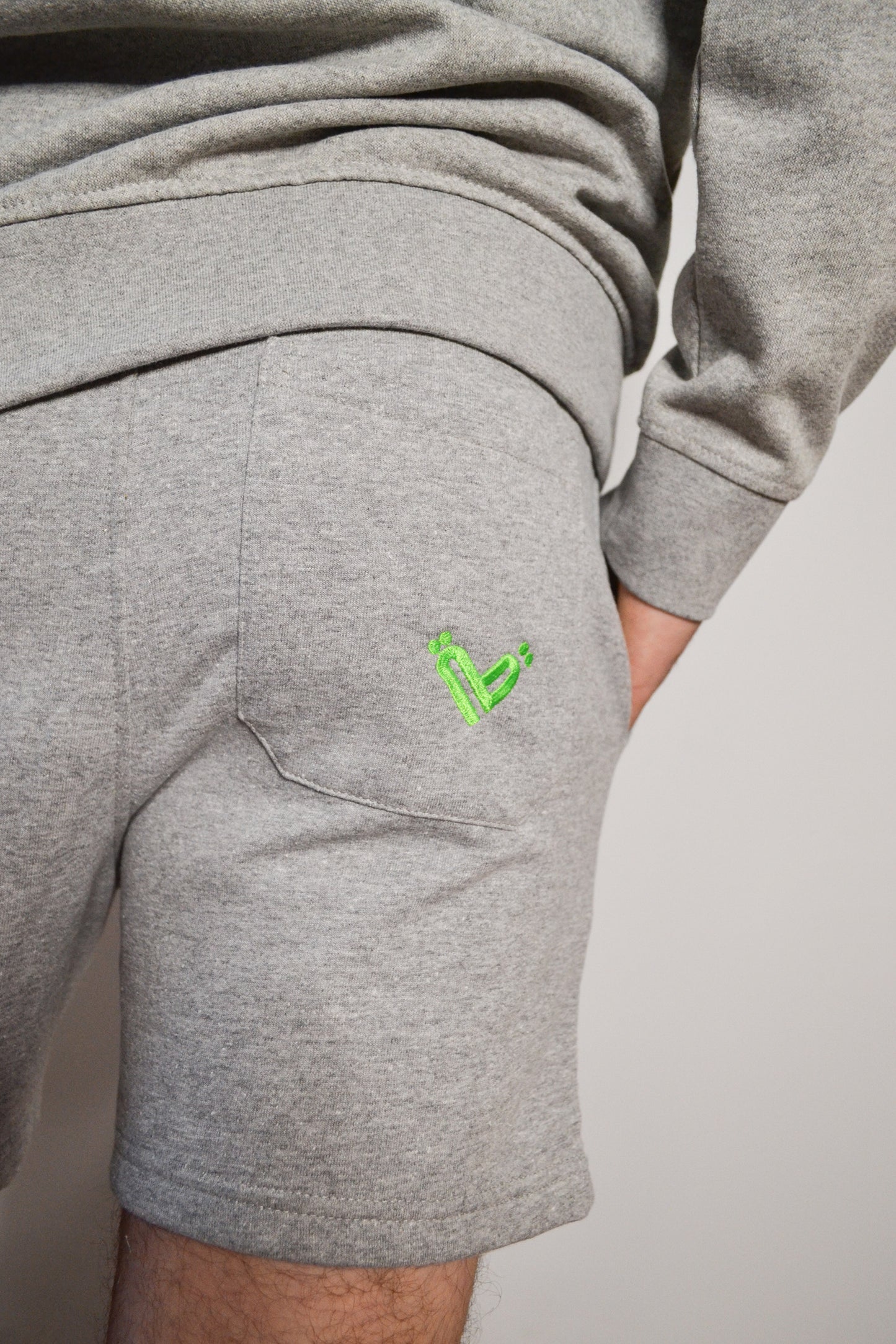 Sweatshort Milo Crew Herz kurz unisex